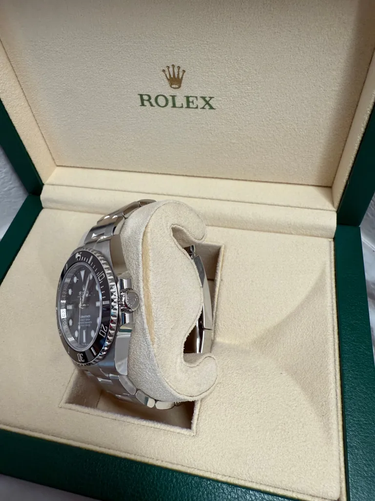 Rolex 124060 Submariner No Date – BRAND NEW - Image 5