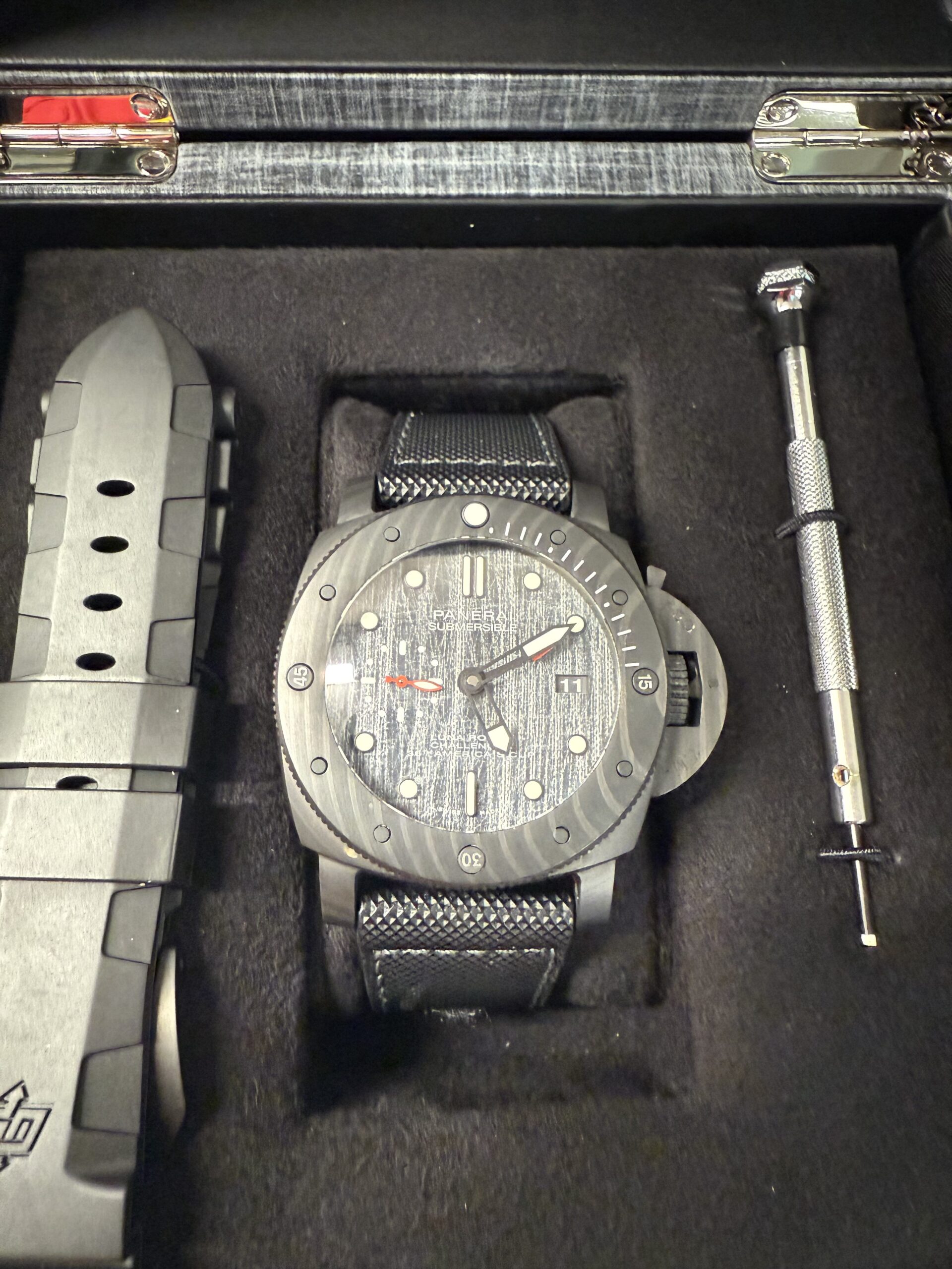 Panerai PAM 1039 Submersible Luna Rosa GMT Carbotech 47mm