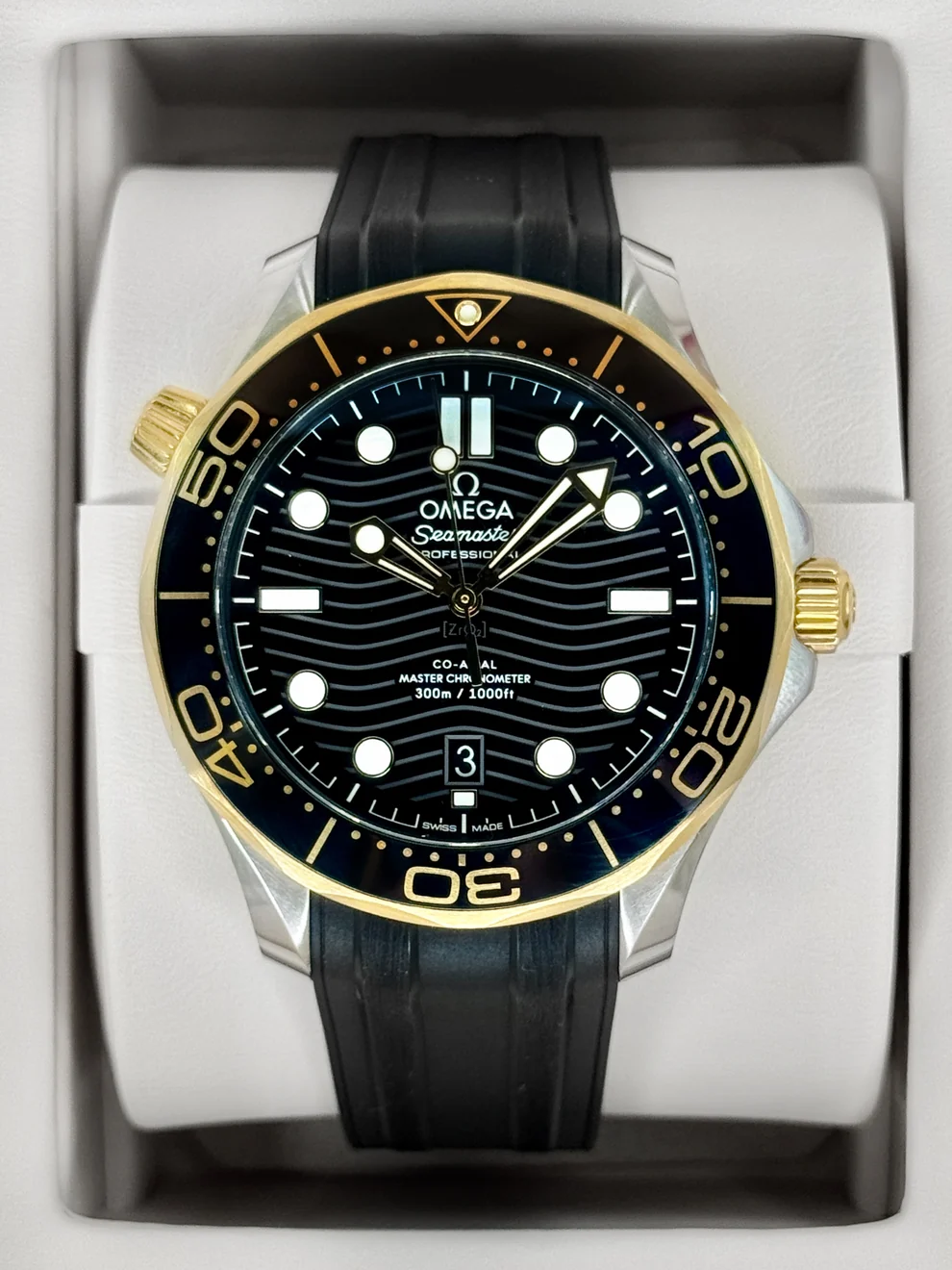 Shop the 2025 Omega Seamaster Diver 300M 210.22.42.20.01.001 Black Dial. Brand new full set with double box, papers & 2025 warranty card. Authenticated. Fast USA shipping.